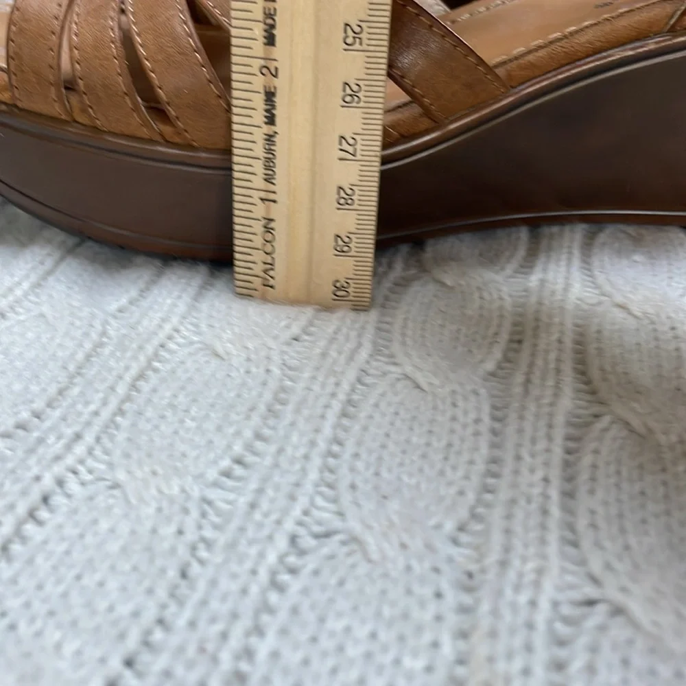 Women’s 7.5 Bare Traps Diamond sandals wedge braid adjustable ankle open toe